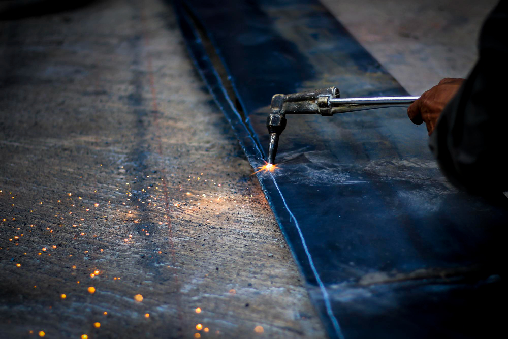 Detalle de la textura de un borde cortado con oxicorte