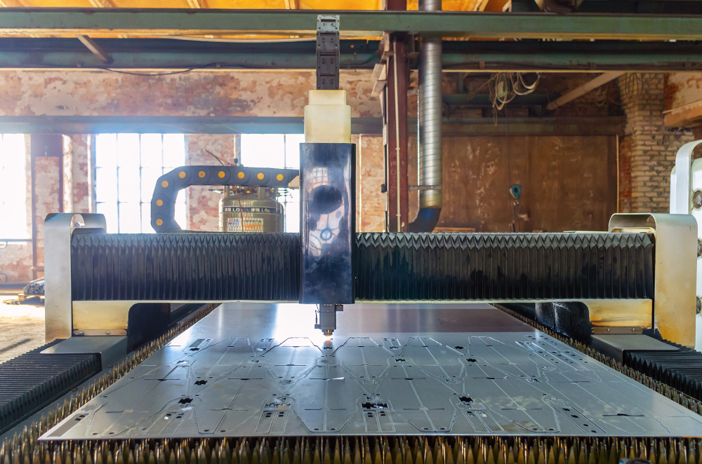 Detalle de una chapa perforada con múltiples agujeros
