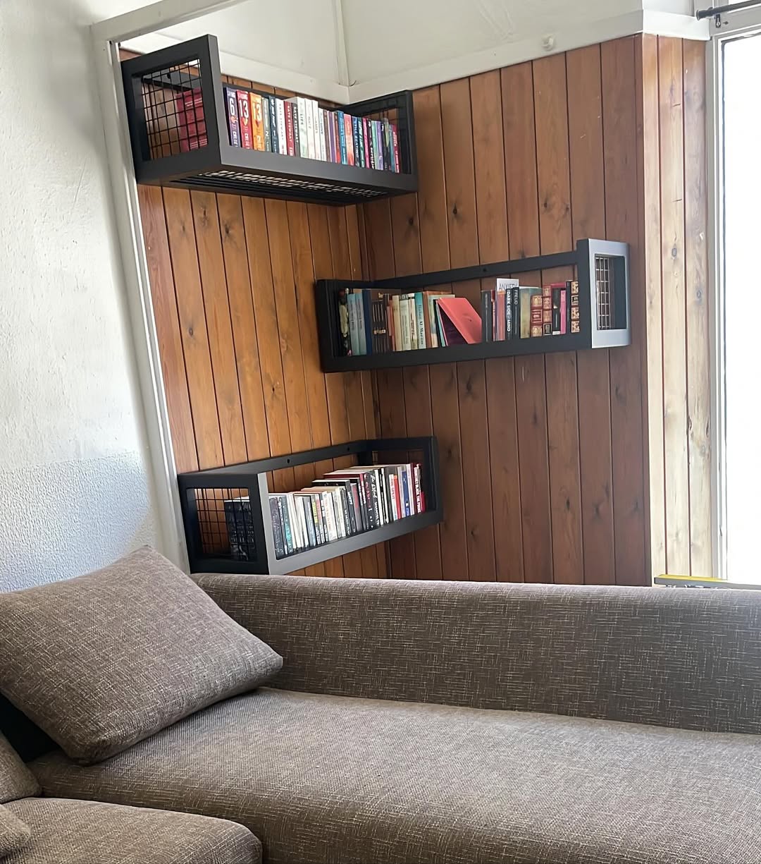 Proyecto Estanterías metálicas a medida para salón en hierro / acero al carbono