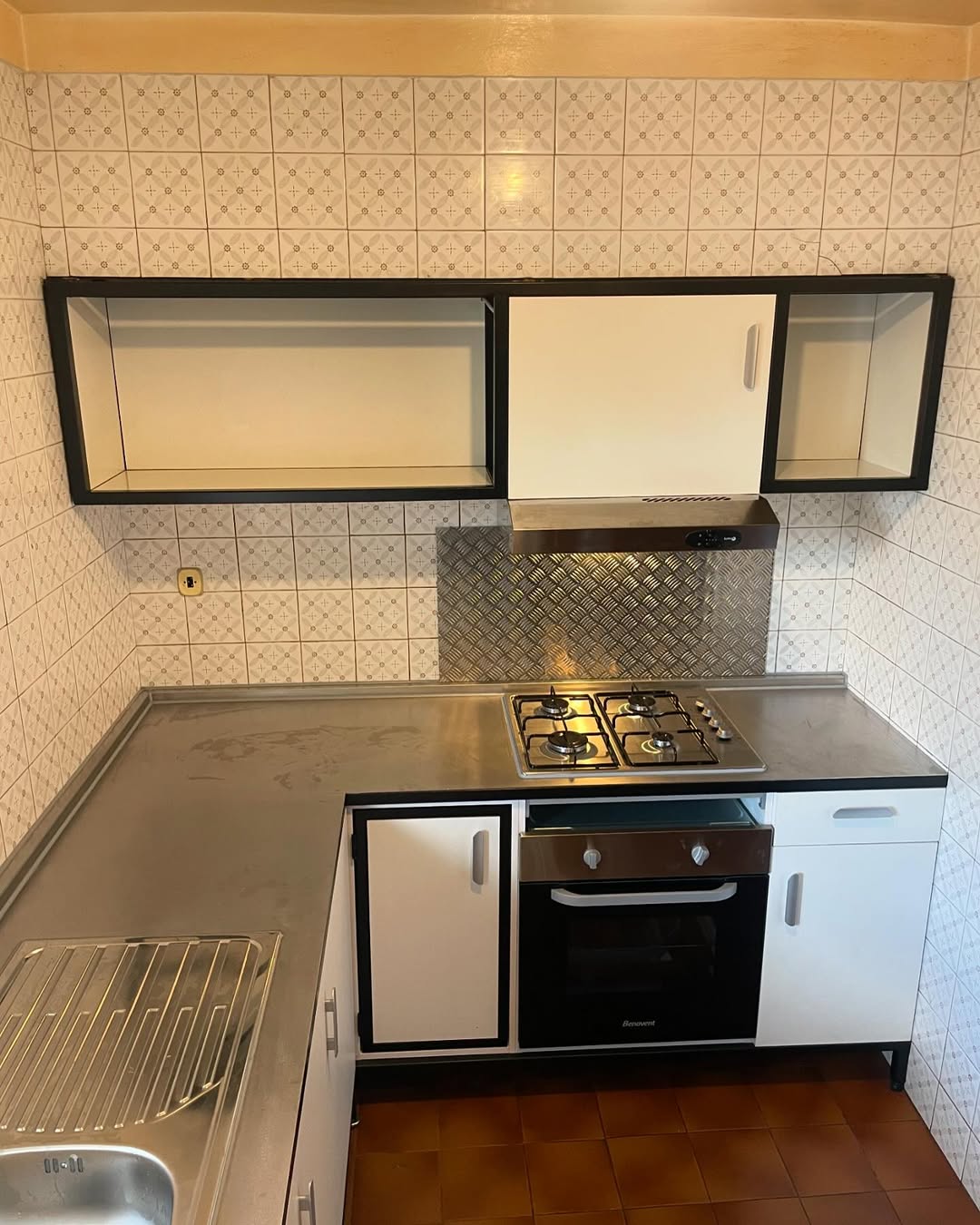 Proyecto Encimera de cocina en acero inoxidable a medida en acero inoxidable