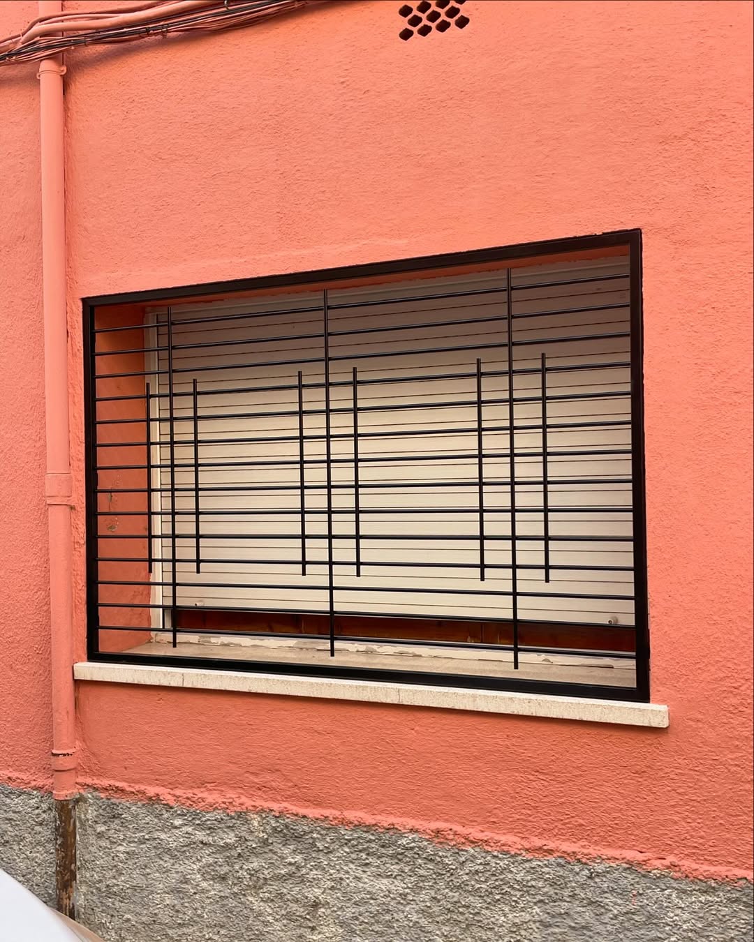Proyecto Reja de seguridad en hierro para ventana en Girona en hierro / acero al carbono